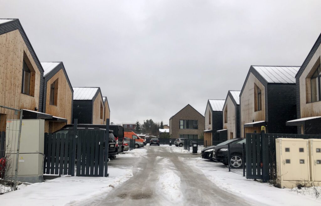 Pušų panorama 1 etapas (Kazio Bizausko g. 53, 55, Stasio Šilingo g. 92, 94, 96, 98, 100, 102) - Row housing - construction photos