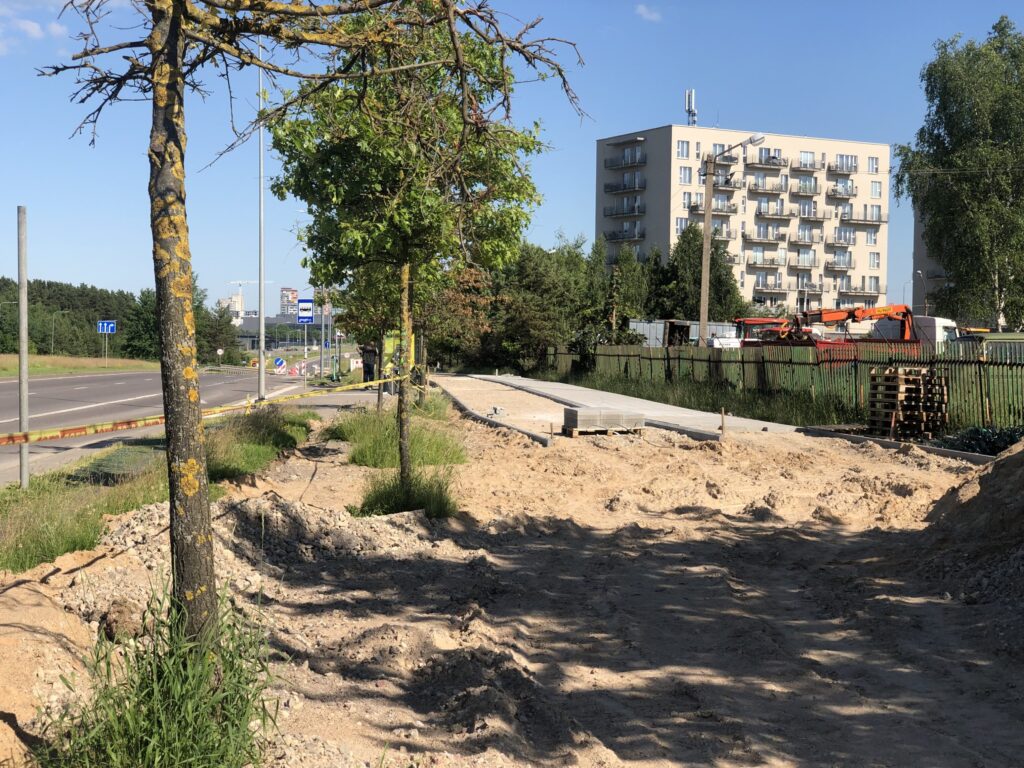 Pilaitės pr. atkarpa nuo Įsruties g. iki Papilėnų g. (Pilaitės pr.) - Velosipēdu ceļš, Iela - būvdarbu attēli
