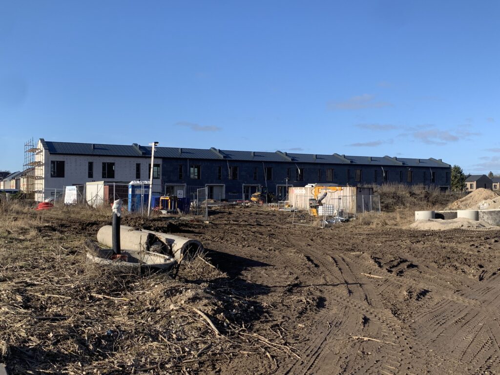 Medeinos g. namai (Medeinos g. 1) - Sublokuoti namai - statybų nuotraukos