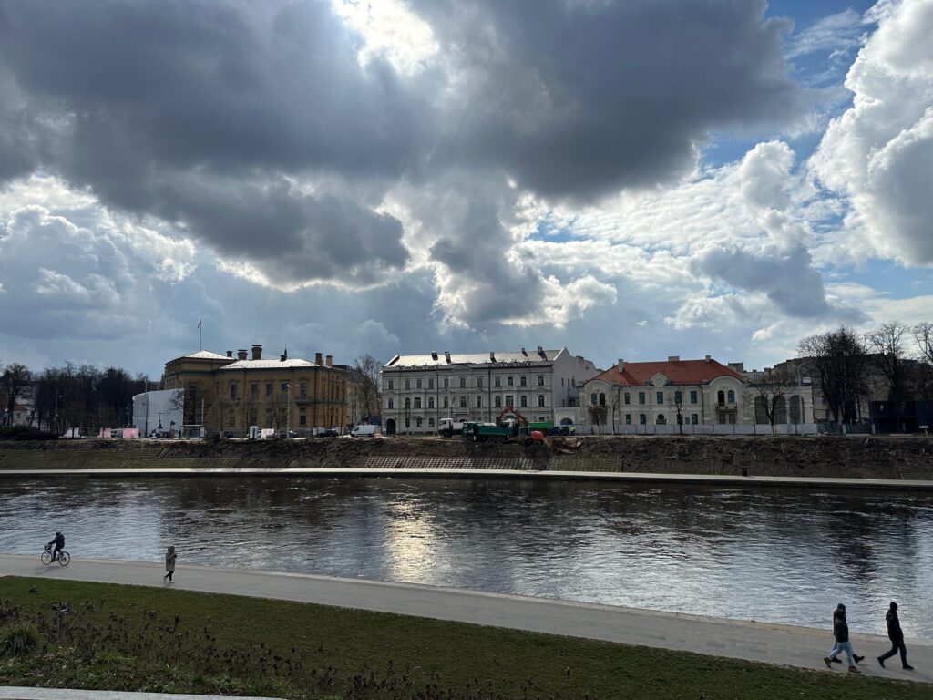 Neries kairiosios krantinės 2 etapas (Žygimantų g., Arsenalo g.) - Dviračių takas, Pakrantė - statybų nuotraukos