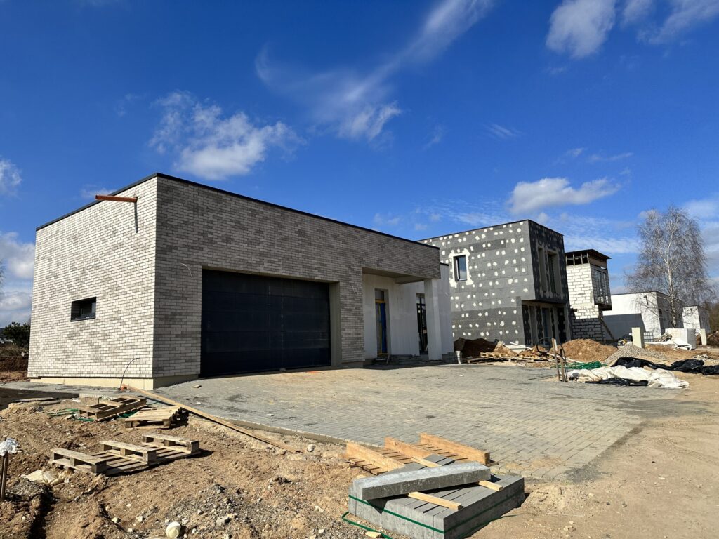 Moluvėnų g. 2, 4, 6, 8, 26, 28, 30, 32, Rykantų g. 7, 9 (Moluvėnų g. 2, 4, 6, 8, 26, 28, 30, 32, Rykantų g. 1, 3, 7, 9) - Private house community - construction photos