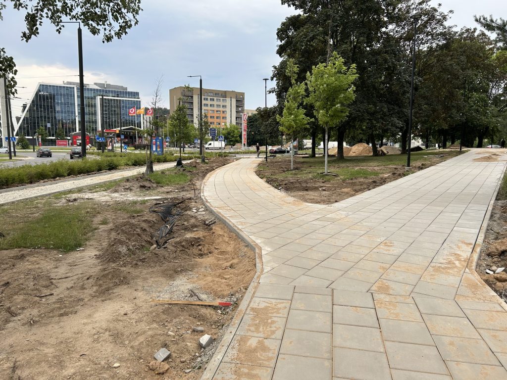 Šeimyniškių g. dviračių takas (Šeimyniškių g.) - Velosipēdu ceļš - būvdarbu attēli