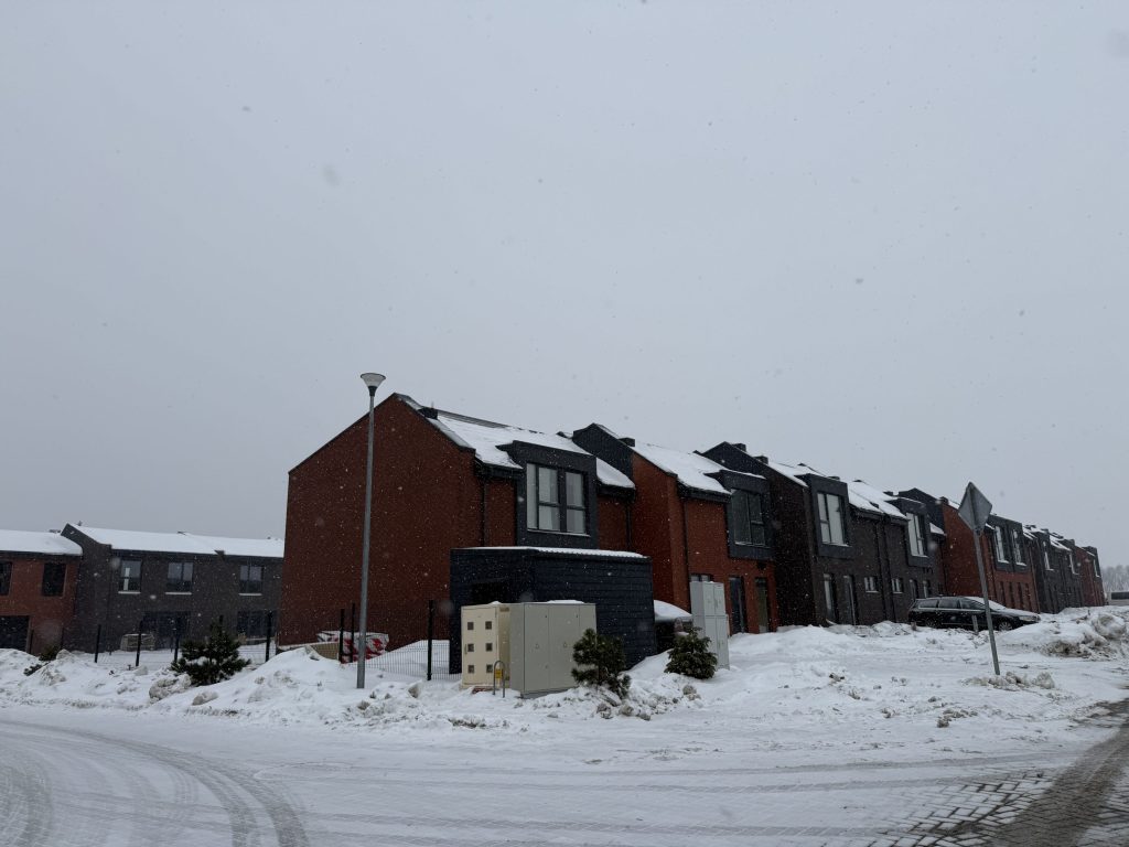 Bachmano Žemė (Vėluvos g. 1, 2, 3, 4 - 47, Eitkūnų g. 6, 6A, 8, 8A - 30, 30A, Tolminkiemio g. 1, 2, 3, 4 - 69) - Privātmāju kopienas, Rindu mājas - būvdarbu attēli