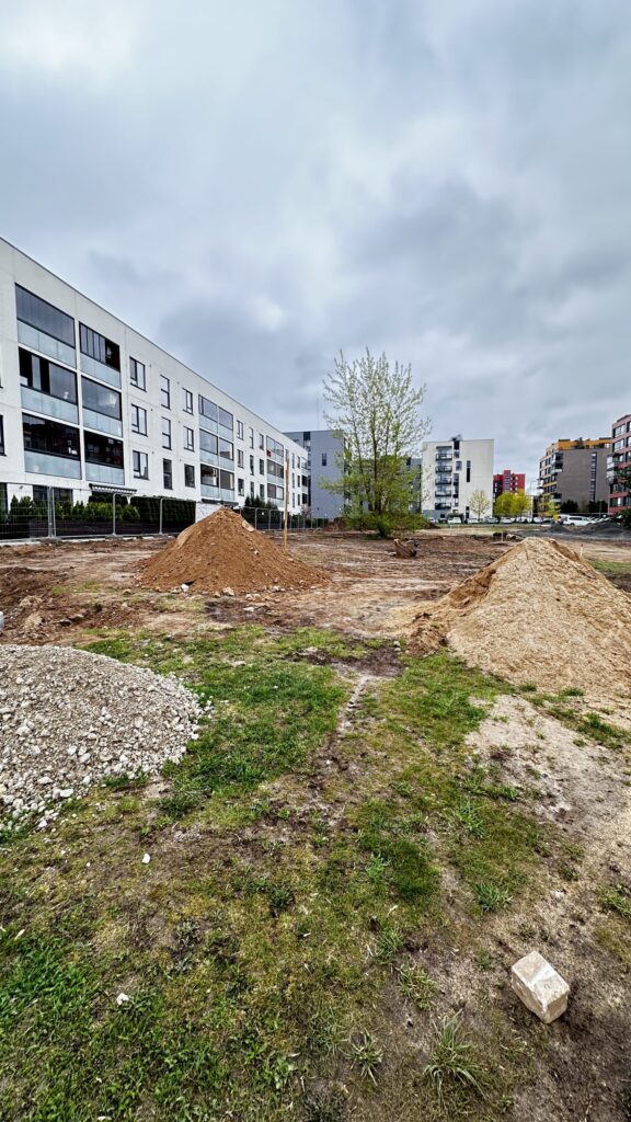 Naujosios Pilaitės skveras (Mažosios Lietuvos skveras) (M. Jankaus g.) - Skveras - statybų nuotraukos