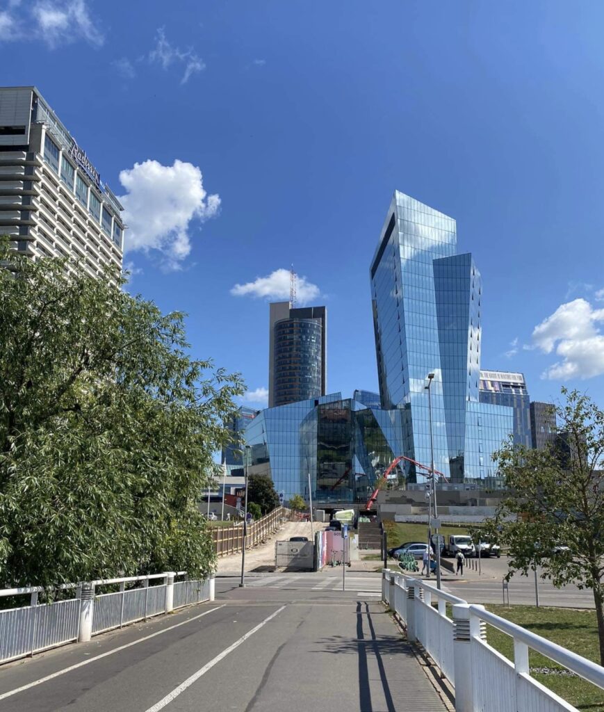 Artery (Konstitucijos pr. 18B) - Biroju centrs - būvdarbu attēli