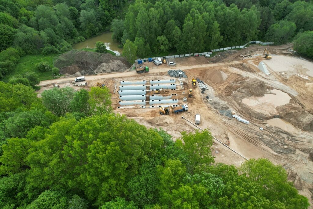 Paviršiniai nuotekų tinklai, valykla ir kaupykla Ozo g. (Šiaurinė, Ukmergės, Ozo, Miglos, Paribio, Lūšių, Elnių g.) - Izplatīšanas tīkls, Parks - būvdarbu attēli