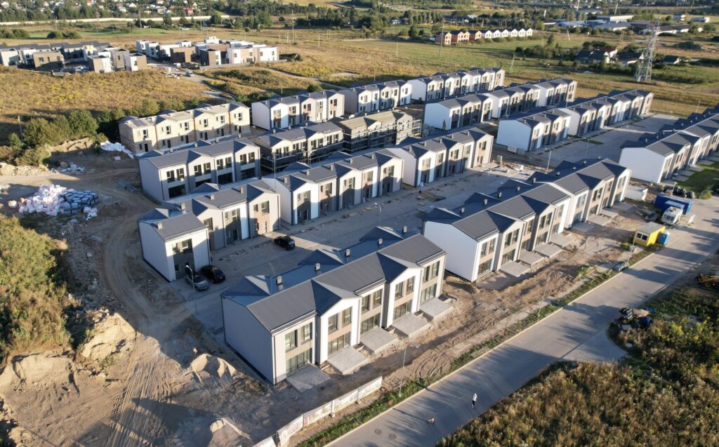 Kotedžai Kalnėnuose (Savičiūnų g.) 2 etapas (Savičiūnų g. 35A, 35B) - Row housing - construction photos
