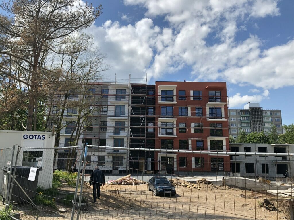 Karoliniškių namai 1 etapas (Sausio 13-osios g. 31) - Hotel, Multi apartment - construction photos