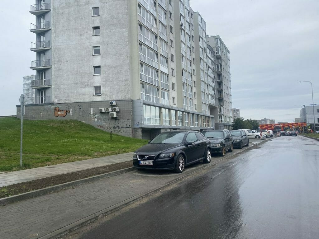 Ramaus eismo gatvė prie Vilniaus rajono centrinės poliklinikos (J. Baltrušaičio g.) - Tänav - ehituse fotod