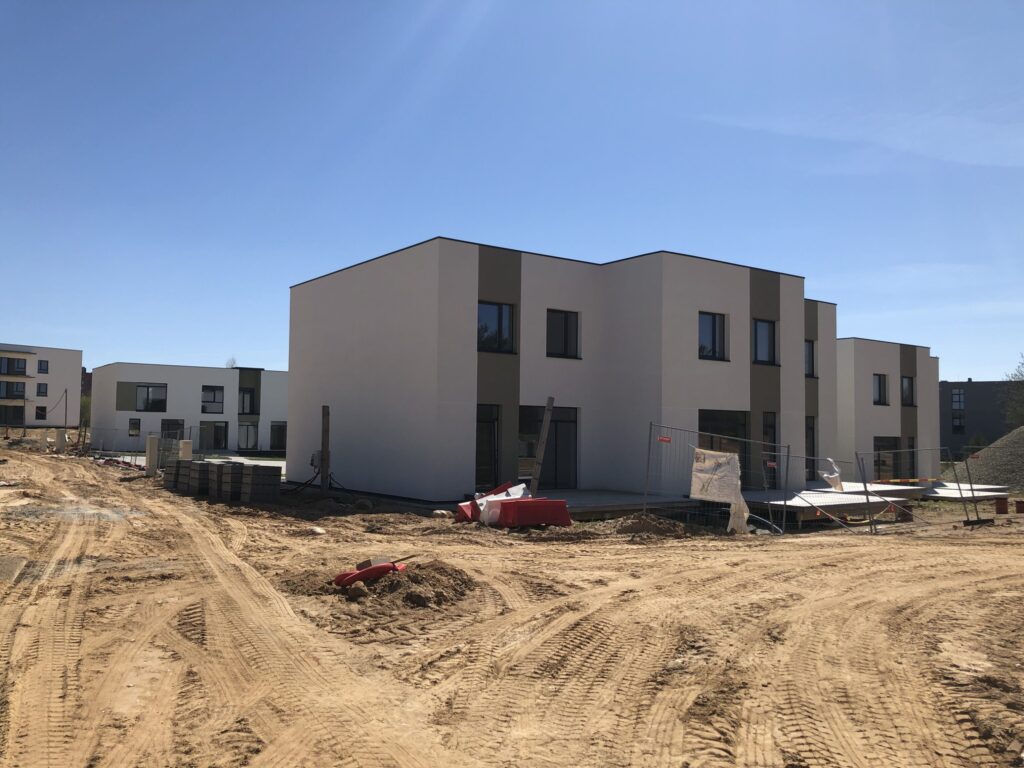 Pilaitės namai (Tilžės g. 47, 53, 55, 57, 59, 60, 61, 63, 65, 67, Gumbinės g. 8, 12, 14, Virbalio g. 4, Tolminkiemio g. 50) - Rindu mājas - būvdarbu attēli