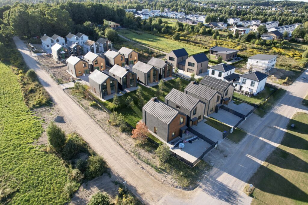 Pušų panorama 1 etapas (Kazio Bizausko g. 53, 55, Stasio Šilingo g. 92, 94, 96, 98, 100, 102) - Row housing - construction photos