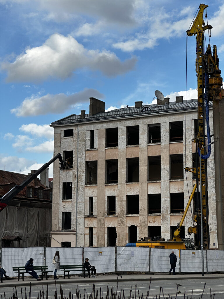 Satekles Business Center (Ernesta Birznieka Upīša iela 2, 4, Dzirnavu iela 106) - Office center - construction photos