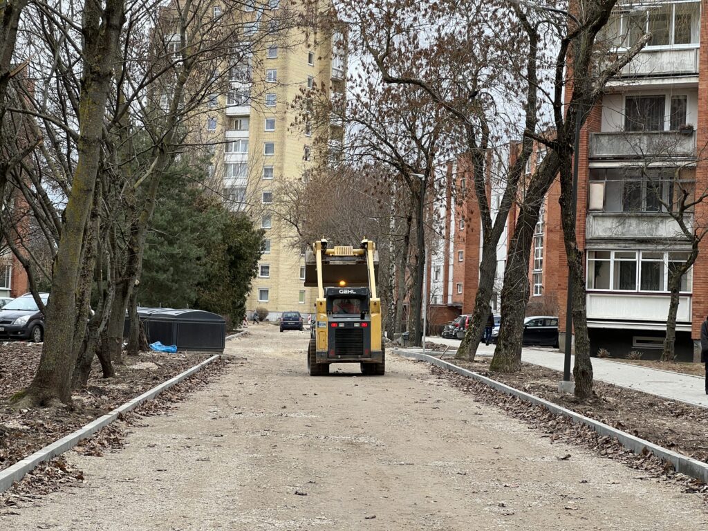 Kvartalo "Bermudų trikampio" nauja gatvė (-) - Street - construction photos