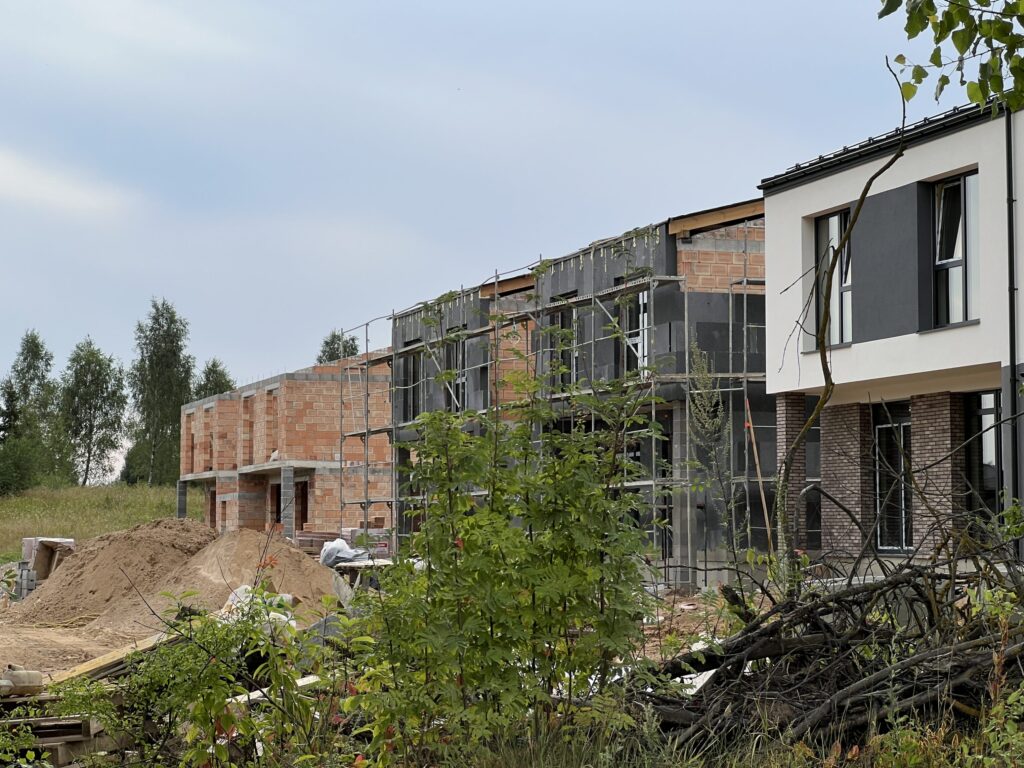 Namai Pilaitėje (Gandrų g. 1, 3, 5, 7, Papiškių g. 28, 30, 32, 34) - Row housing - construction photos