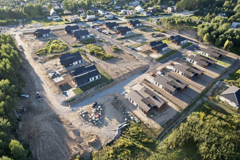 Pavilnio rytai (Antano Maceinos g. 1, 3, 5, 7, 9 Vlado Jurgučio g. 7, 8, 9, 10, 11, 12, 13, 14, 15, 16, 17, 19, 21, 23, Stasio Šalkausko g. 8, 10, 12, 14, 16, Punios g. 1, 3, 5, 7, 9, 11) - Row housing - construction photos