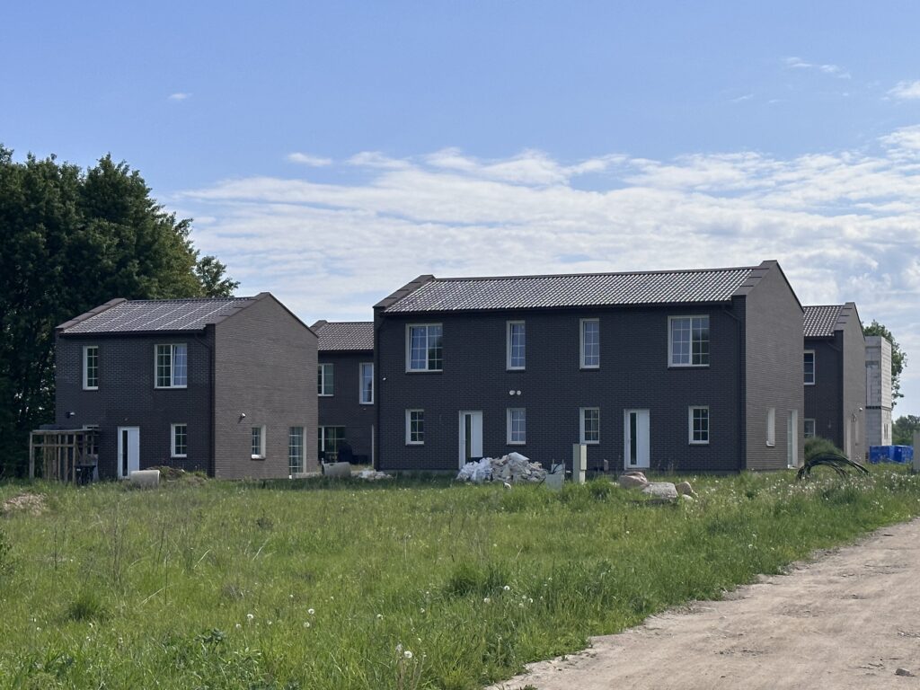 Pavilnio oazė 1 etapas (Adolfo Šapokos g. 36, 40, 40A, 42, Juozo Ereto g. 51, 51A, 51B) - Private house community, Row housing - construction photos