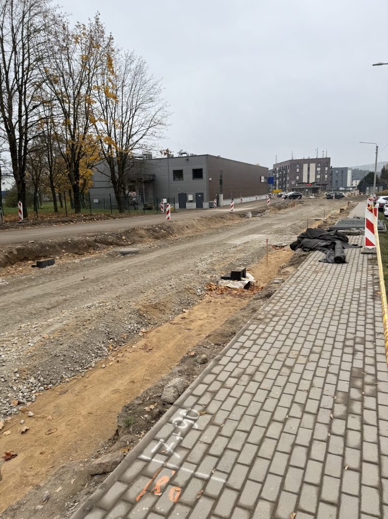 Lazdynėlių g. rekonstrukcija (Lazdynėlių g.) - Velosipēdu ceļš, Iela - būvdarbu attēli