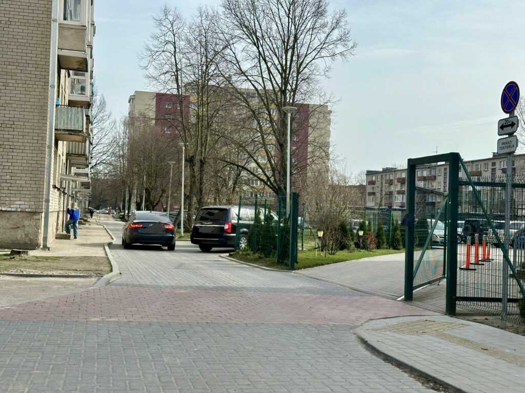 Kiemų sutvarkymas (J. Janonio g. 26, 28, Malūnininkų g. 2, Švyturio g. 8, 10, Smilties Pylimo g. 3, Sportininkų g. 5, 9) - Pedestrian path, Street - construction photos