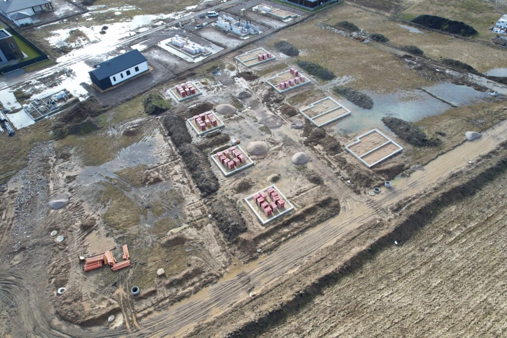 Karininkų namai (Savanorių g. 13,15,19,23,27,31,35,39,43,47,49,51, Narsiečiai) - Private house community, Row housing - construction photos