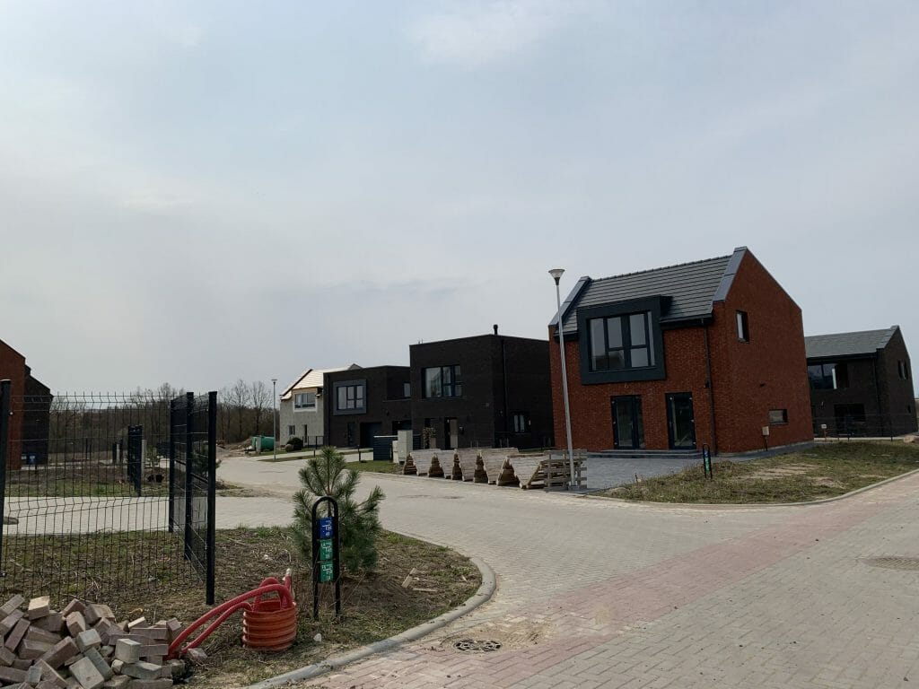 Bachmano Žemė (Vėluvos g. 1, 2, 3, 4 - 47, Eitkūnų g. 6, 6A, 8, 8A - 30, 30A, Tolminkiemio g. 1, 2, 3, 4 - 69) - Privātmāju kopienas, Rindu mājas - būvdarbu attēli