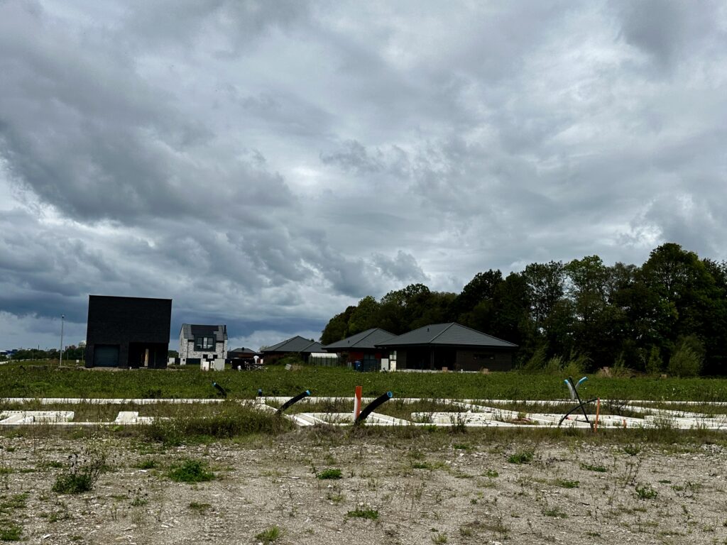 Bachmano Žemė (Vėluvos g. 1, 2, 3, 4 - 47, Eitkūnų g. 6, 6A, 8, 8A - 30, 30A, Tolminkiemio g. 1, 2, 3, 4 - 69) - Privātmāju kopienas, Rindu mājas - būvdarbu attēli