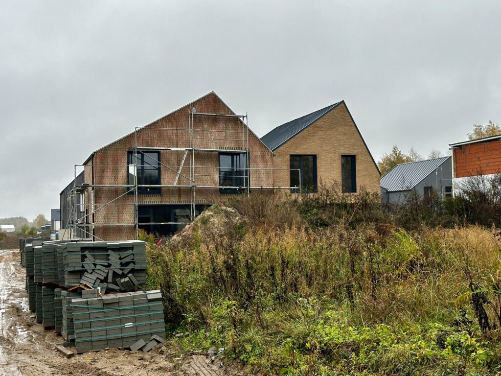 Ąžuolo kvartalas 2 etapas (Bernotų g. 4, 6, 8, 19, 21, 23) - Row housing - construction photos
