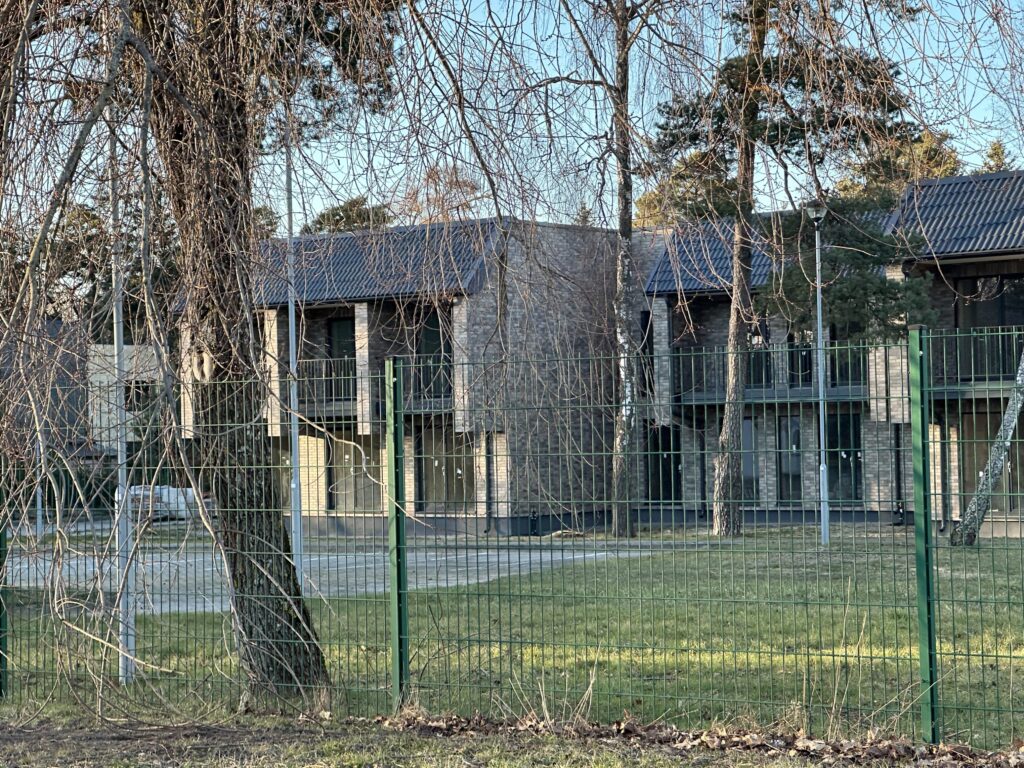 Girulių vilos 1 etapas (Turistų g. 20, 22) - Korterelamu - ehituse fotod