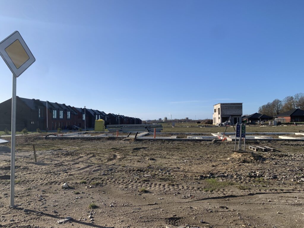 Bachmano Žemė (Vėluvos g. 1, 2, 3, 4 - 47, Eitkūnų g. 6, 6A, 8, 8A - 30, 30A, Tolminkiemio g. 1, 2, 3, 4 - 69) - Privātmāju kopienas, Rindu mājas - būvdarbu attēli