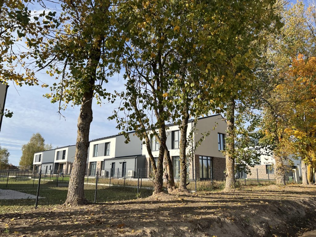 Namai Pilaitėje (Gandrų g. 1, 3, 5, 7, Papiškių g. 28, 30, 32, 34) - Row housing - construction photos