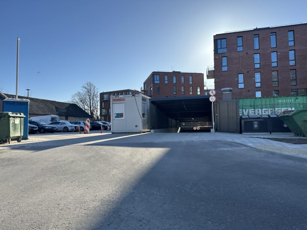 Parko pakrantė (10, 12 namai) (Mokyklos g. 18A) - Daugiabutis - statybų nuotraukos