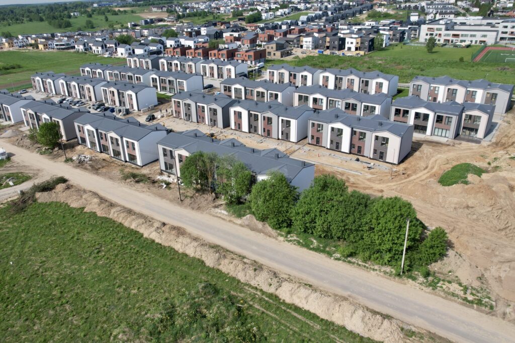 Kotedžai Kalnėnuose (Savičiūnų g.) 4 etapas (Savičiūnų g. 35C, 35D, 37A) - Row housing - construction photos