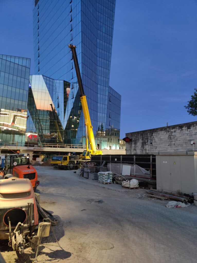 Artery (Konstitucijos pr. 18B) - Biroju centrs - būvdarbu attēli