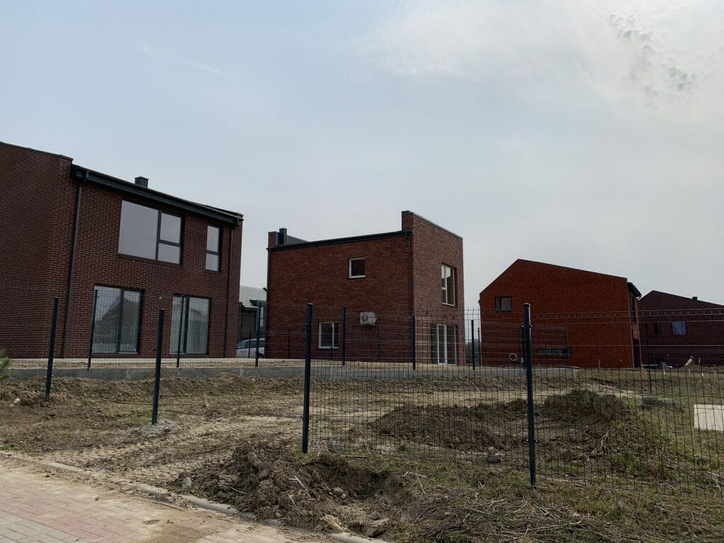 Bachmano Žemė (Vėluvos g. 1, 2, 3, 4 - 47, Eitkūnų g. 6, 6A, 8, 8A - 30, 30A, Tolminkiemio g. 1, 2, 3, 4 - 69) - Privātmāju kopienas, Rindu mājas - būvdarbu attēli