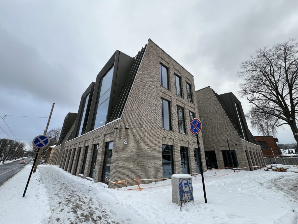 L34 (Lenktoji g. 34) - Office center - construction photos