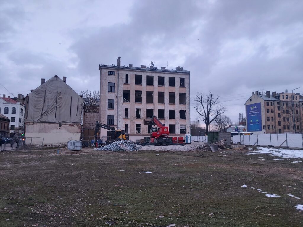 Satekles Business Center (Ernesta Birznieka Upīša iela 2, 4, Dzirnavu iela 106) - Office center - construction photos
