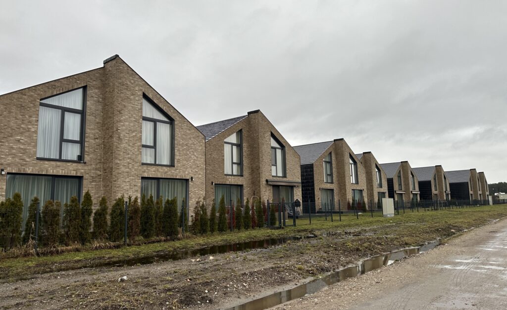 J7 Beržas (Latgalos g. 7, 9, 10, 12, 13, 15, 17, 19, 21) - Row housing - construction photos