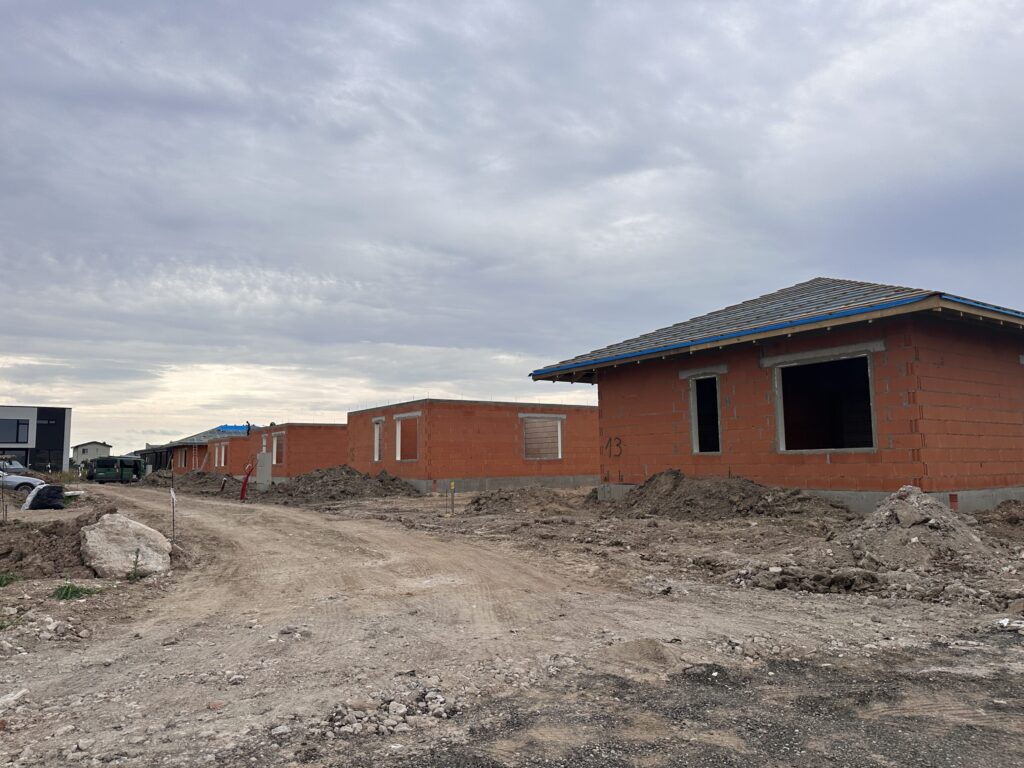 Karininkų namai (Savanorių g. 13,15,19,23,27,31,35,39,43,47,49,51, Narsiečiai) - Private house community, Row housing - construction photos