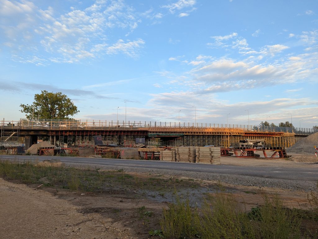 Dienvidu tilta IV kārta I posms (Jāņa Čakstes gatve) - Bike path, Pedestrian path, Road - construction photos