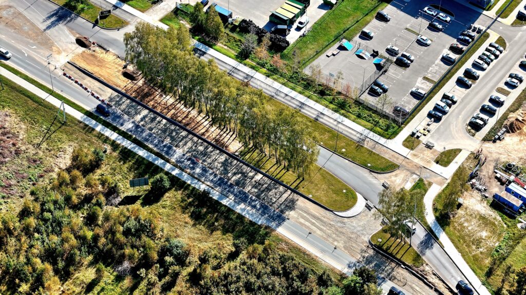 Pilaitės pr. ir Elbingo g. sankryža (Pilaitės pr.) - Jalgrattatee, Tänav - ehituse fotod