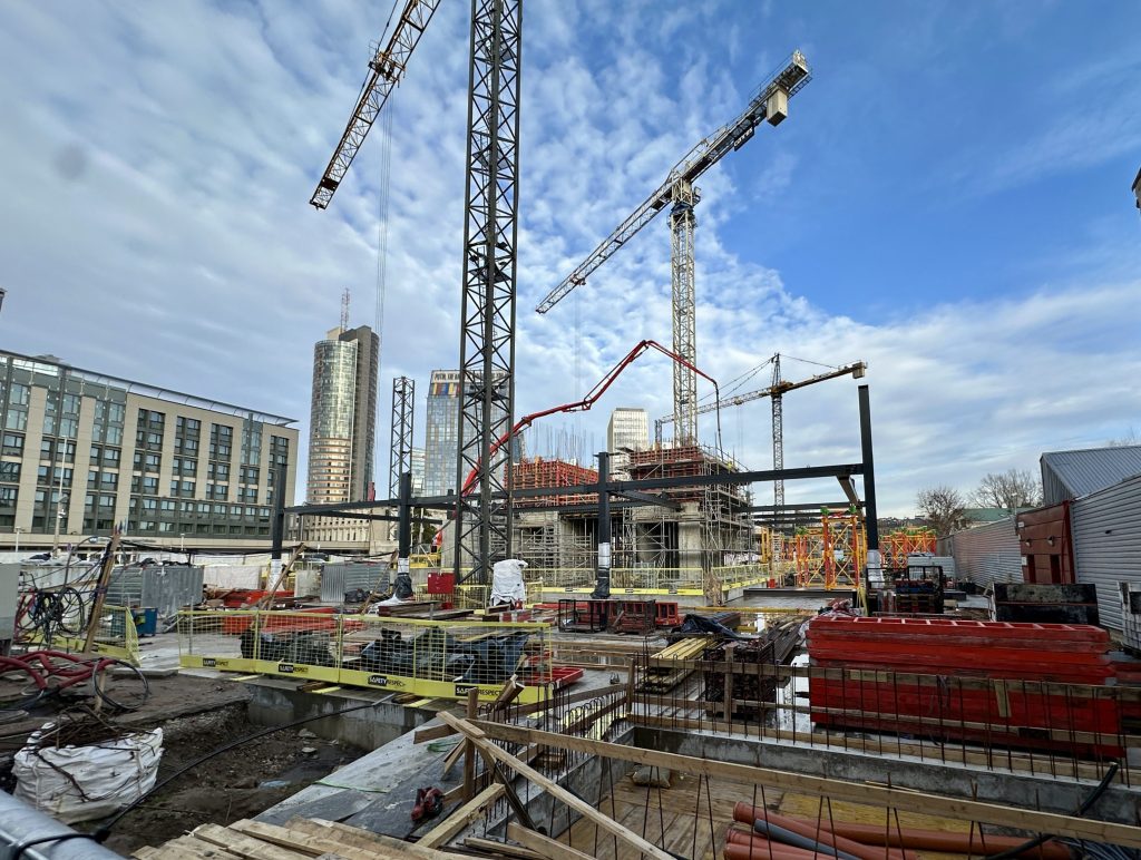 Sąvaržėlė (Konstitucijos pr. 14A) - Office center - construction photos