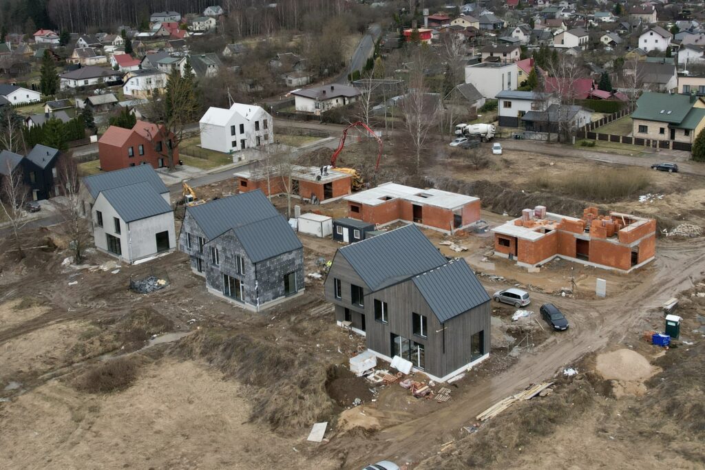 Ąžuolo kvartalas 2 etapas (Bernotų g. 4, 6, 8, 19, 21, 23) - Row housing - construction photos