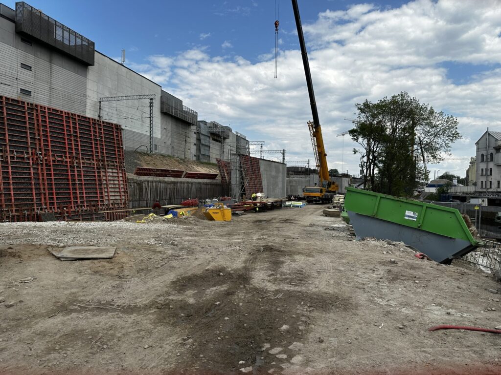 Labiekārtojums no Prāgas ielas līdz Pilsētas kanālam (Prāgas iela 2) - Railroad - construction photos