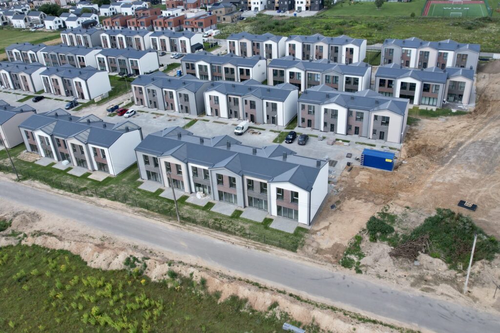 Kotedžai Kalnėnuose (Savičiūnų g.) 4 etapas (Savičiūnų g. 35C, 35D, 37A) - Row housing - construction photos