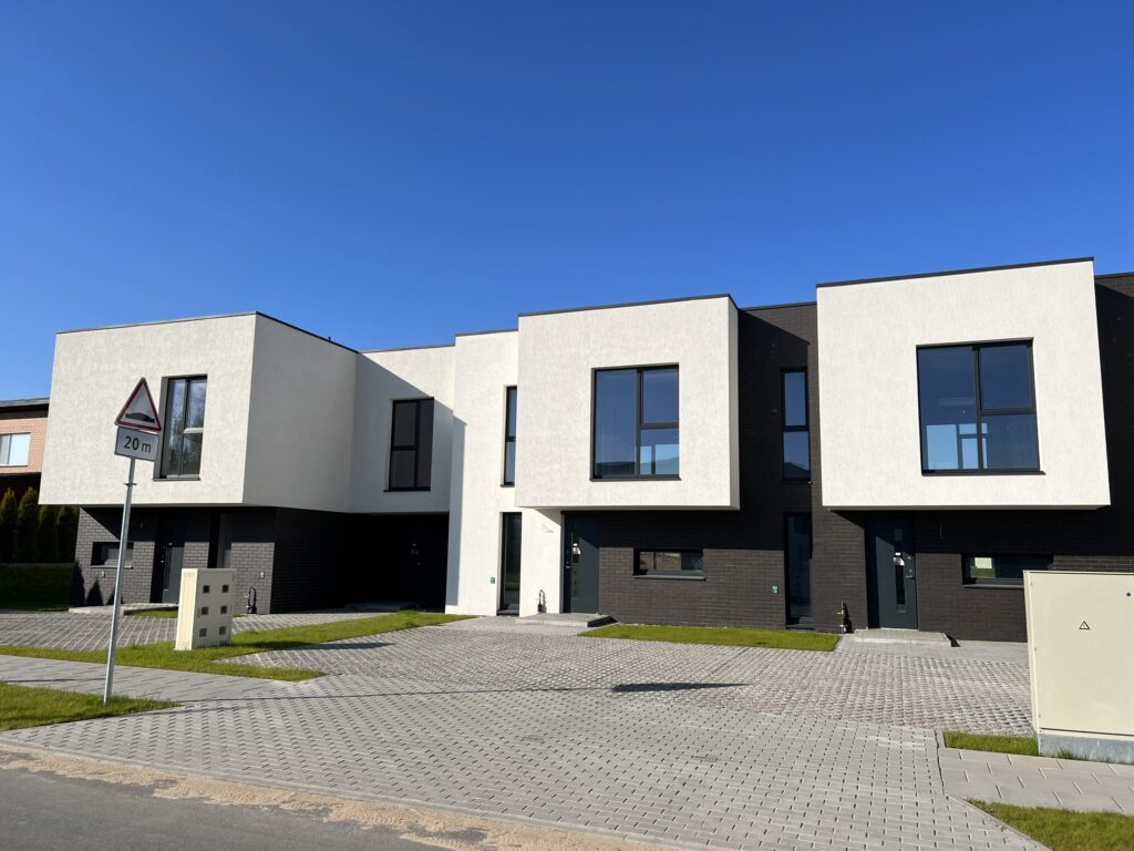 Pilaitės namai (Tilžės g. 47, 53, 55, 57, 59, 60, 61, 63, 65, 67, Gumbinės g. 8, 12, 14, Virbalio g. 4, Tolminkiemio g. 50) - Rindu mājas - būvdarbu attēli