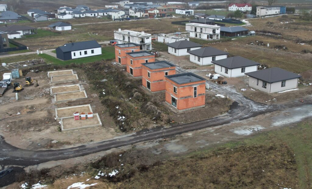 Karininkų namai (Savanorių g. 13,15,19,23,27,31,35,39,43,47,49,51, Narsiečiai) - Private house community, Row housing - construction photos