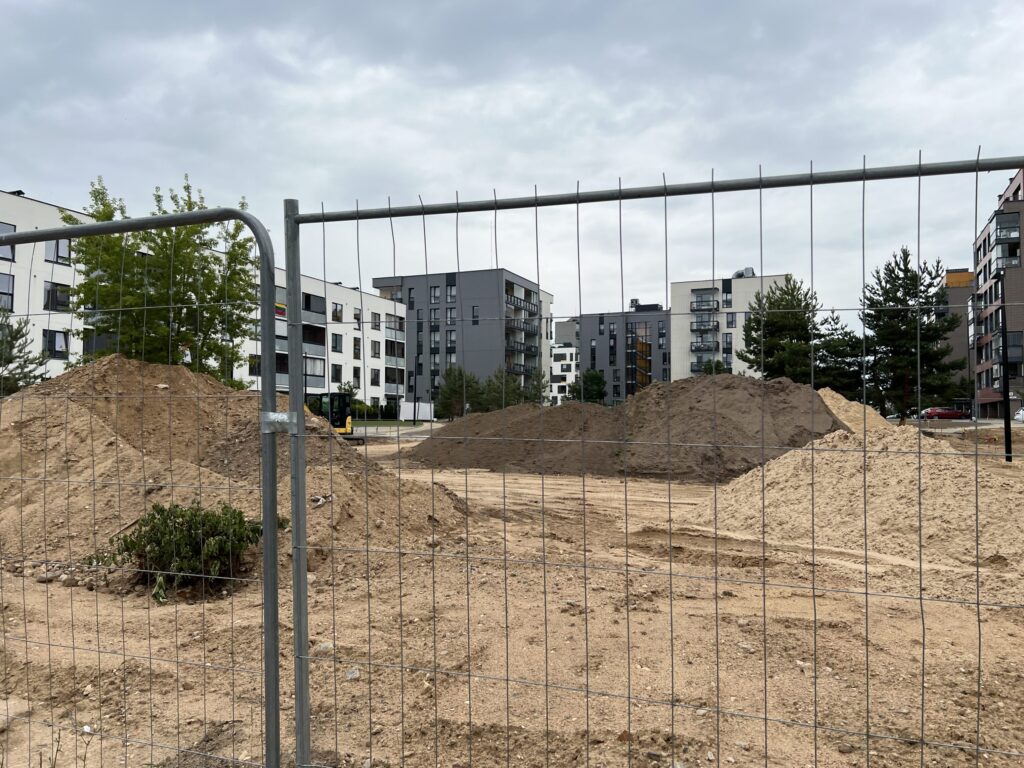 Naujosios Pilaitės skveras (Mažosios Lietuvos skveras) (M. Jankaus g.) - Skveras - statybų nuotraukos