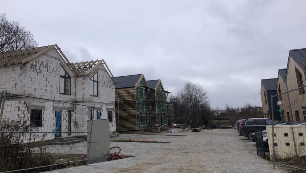 Pušų panorama 1 etapas (Kazio Bizausko g. 53, 55, Stasio Šilingo g. 92, 94, 96, 98, 100, 102) - Row housing - construction photos