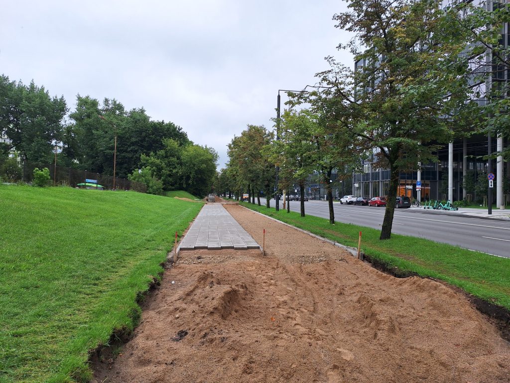 Šeimyniškių g. dviračių takas (Šeimyniškių g.) - Bike path - construction photos