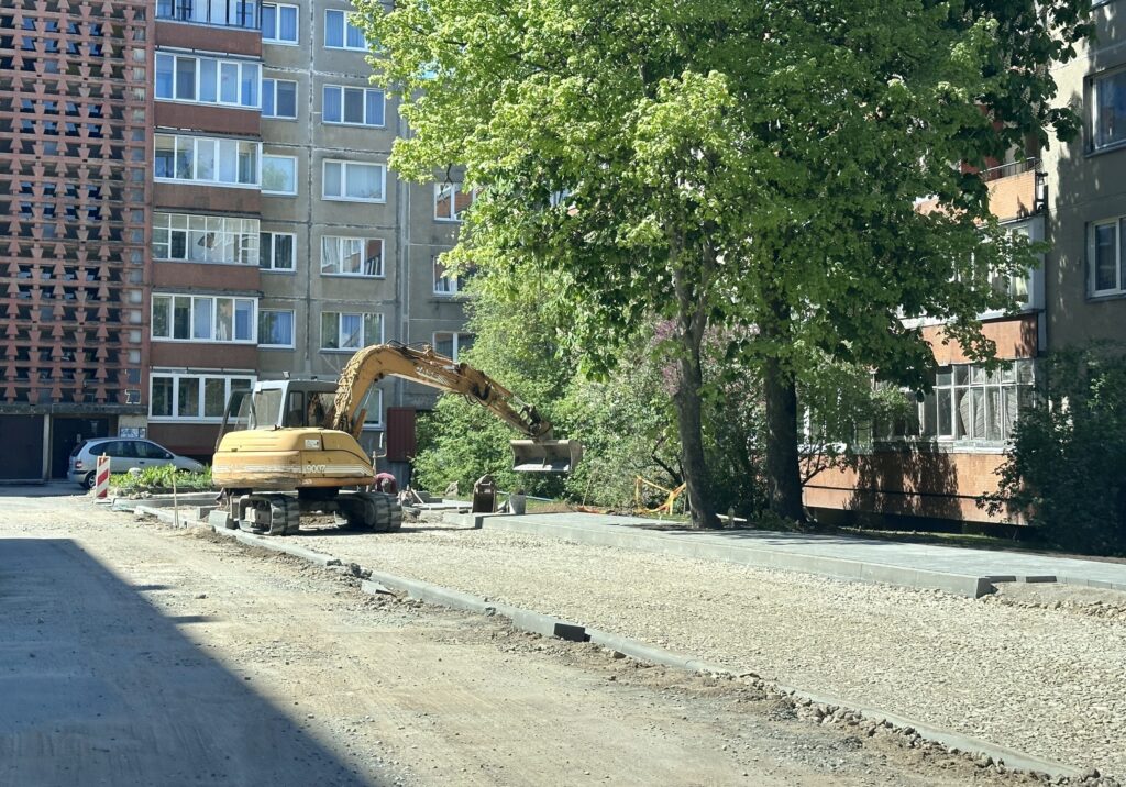 Statybininkų pr., Žardininkų g. kiemų sutvarkymas (Statybininkų pr., Žardininkų g.) - Kelias - statybų nuotraukos