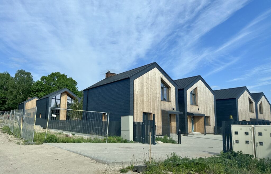 Pušų panorama 1 etapas (Kazio Bizausko g. 53, 55, Stasio Šilingo g. 92, 94, 96, 98, 100, 102) - Row housing - construction photos